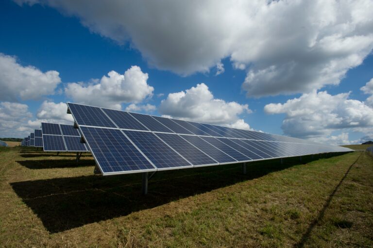 Ajuts per generar electricitat i calor a través d’energies renovables en substitució dels combustibles fòssils
